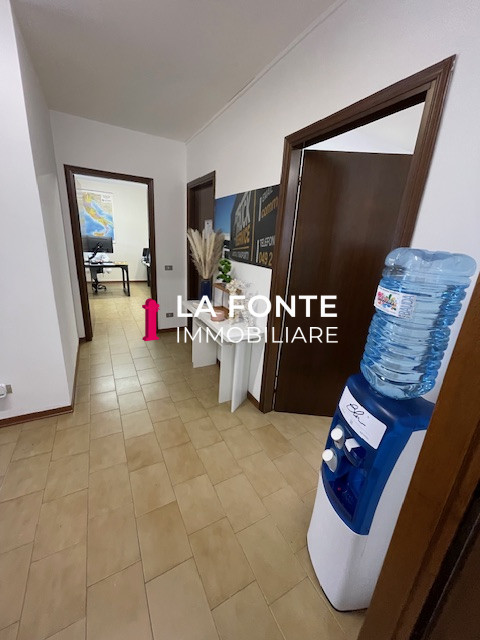 Vigonza Centro, Ufficio Mq 90, Ingresso indipendente al piano terra suddiviso in Reception, 3 Uff...