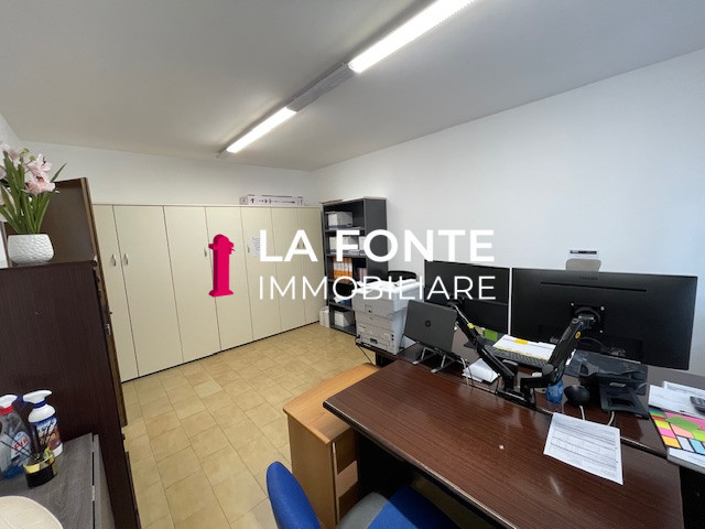 Vigonza Centro, Ufficio Mq 90, Ingresso indipendente al piano terra suddiviso in Reception, 3 Uff...