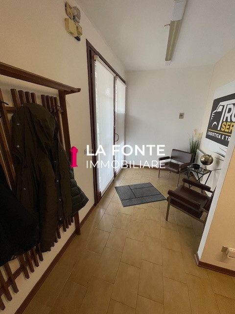 Vigonza Centro, Ufficio Mq 90, Ingresso indipendente al piano terra suddiviso in Reception, 3 Uff...