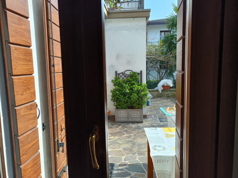 Nel cuore di Madonna Pellegrina, un quartiere tranquillo e ben servito di Padova, vi presentiamo ...