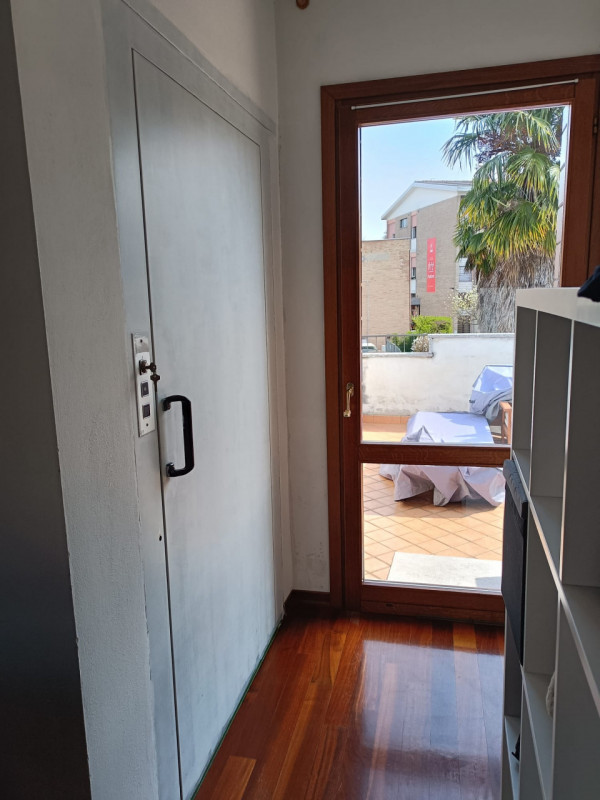 Nel cuore di Madonna Pellegrina, un quartiere tranquillo e ben servito di Padova, vi presentiamo ...