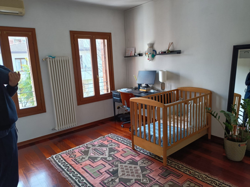 Nel cuore di Madonna Pellegrina, un quartiere tranquillo e ben servito di Padova, vi presentiamo ...