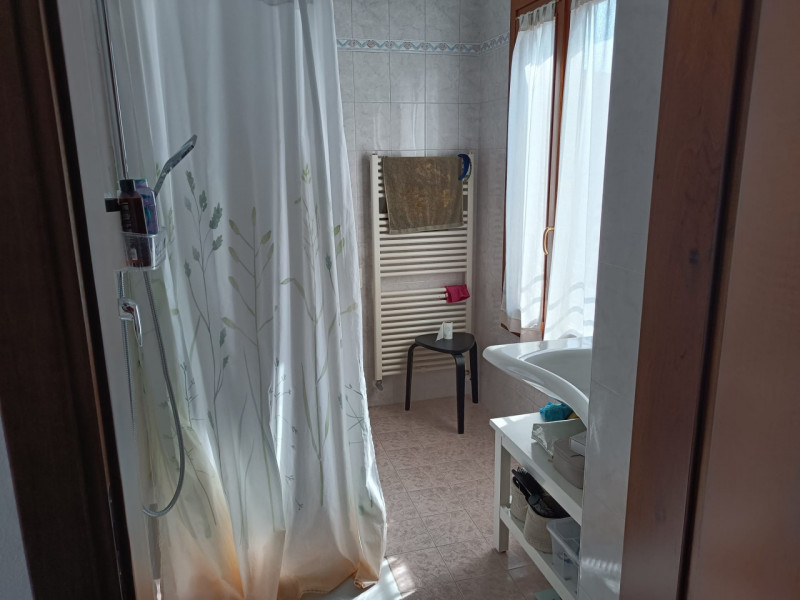 Nel cuore di Madonna Pellegrina, un quartiere tranquillo e ben servito di Padova, vi presentiamo ...