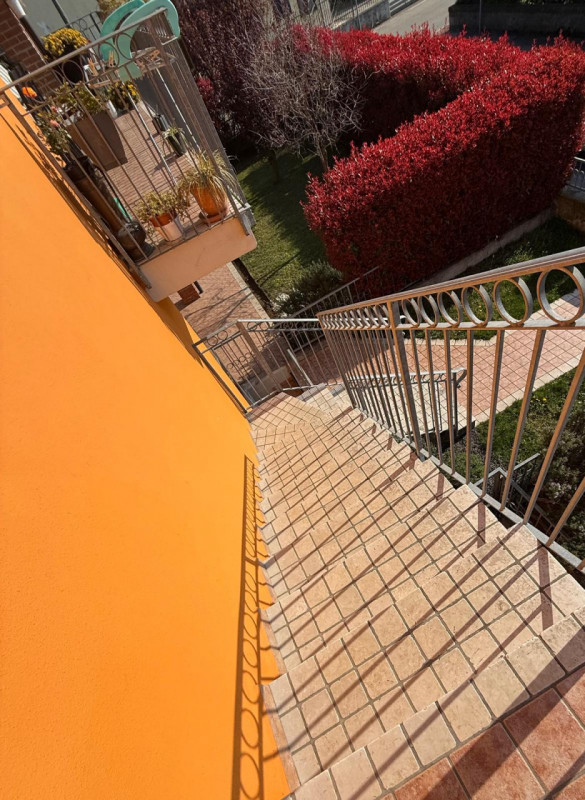 Piovene Rocchette: in tranquilla zona residenziale, proponiamo in locazione elegante mini apparta...