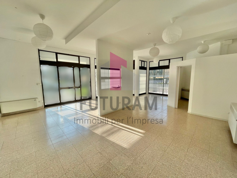 COSTABISSARA - 31FIL - PER INFO 0444/310220

Opportunità commerciale nella  zona di Costabissara,...