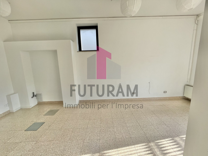 COSTABISSARA - 31FIL - PER INFO 0444/310220

Opportunità commerciale nella  zona di Costabissara,...