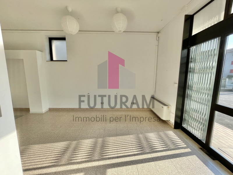 COSTABISSARA - 31FIL - PER INFO 0444/310220

Opportunità commerciale nella  zona di Costabissara,...