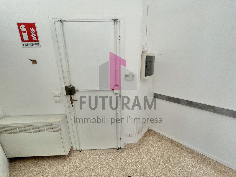 COSTABISSARA - 31FIL - PER INFO 0444/310220

Opportunità commerciale nella  zona di Costabissara,...