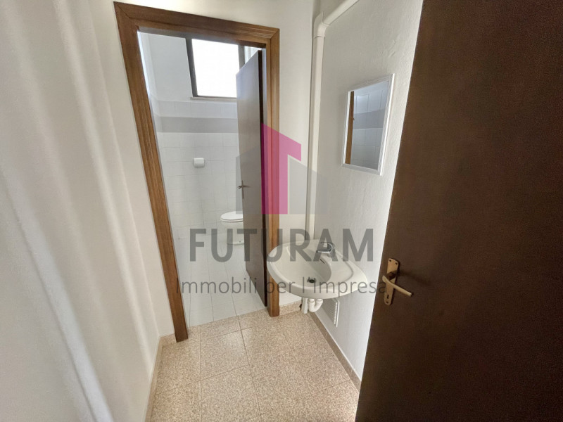 COSTABISSARA - 31FIL - PER INFO 0444/310220

Opportunità commerciale nella  zona di Costabissara,...