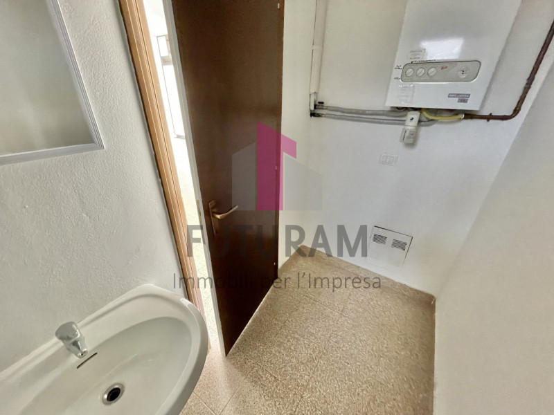 COSTABISSARA - 31FIL - PER INFO 0444/310220

Opportunità commerciale nella  zona di Costabissara,...