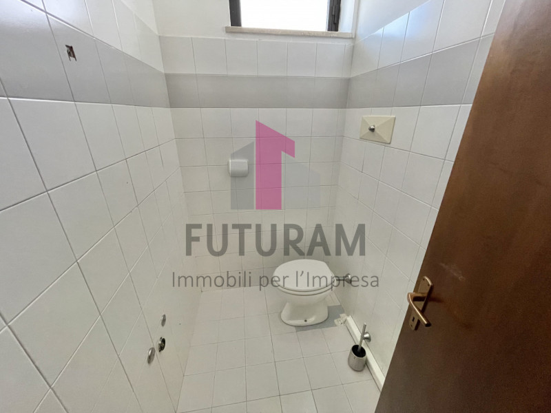 COSTABISSARA - 31FIL - PER INFO 0444/310220

Opportunità commerciale nella  zona di Costabissara,...