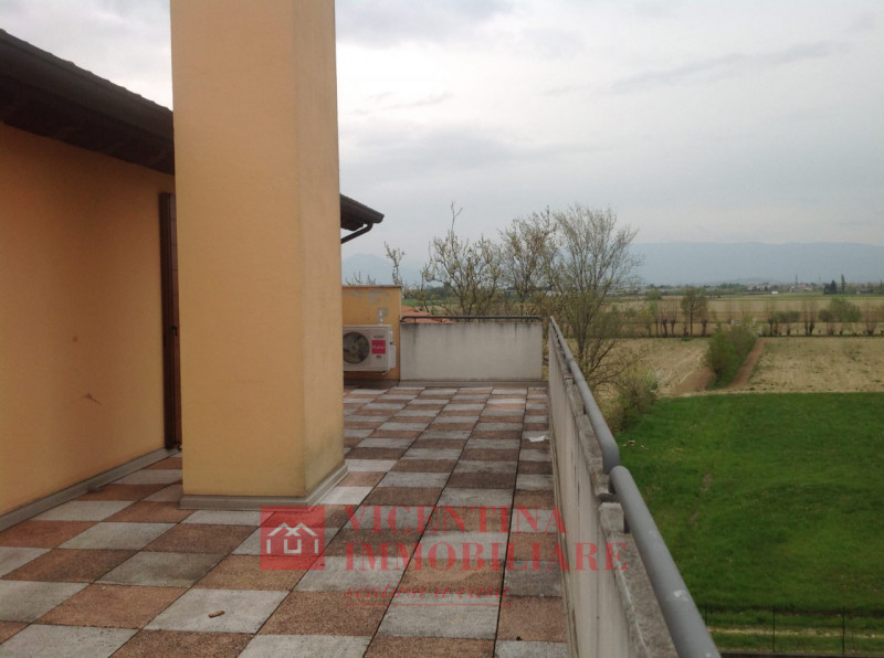 VICENZA - ANCONETTA: in zona riparata dal traffico proponiamo in esclusiva BICAMERE CON GRANDE TE...