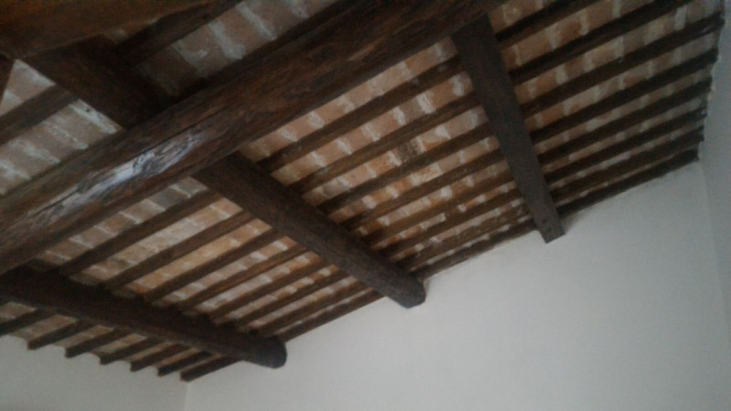 MONTA': Classe Energetica in fase di definizione.
Fabbricato disposto su due piani e composto da ...