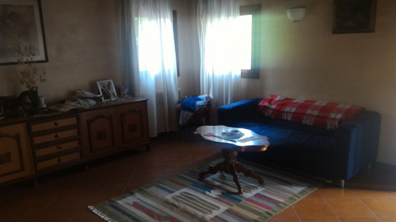 MONTA': Classe Energetica in fase di definizione.
Fabbricato disposto su due piani e composto da ...