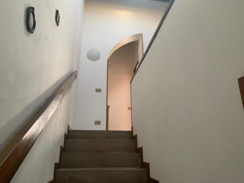 MONTA': Classe Energetica in fase di definizione.
Fabbricato disposto su due piani e composto da ...