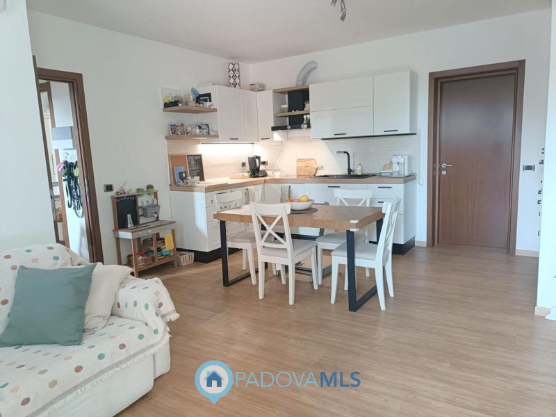 Immobile in esclusiva al Gruppo Padova MLS

Albignasego quartiere Lion: Proponiamo un interessant...