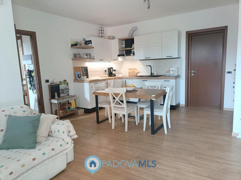 Immobile in esclusiva al Gruppo Padova MLS

Albignasego quartiere Lion: Proponiamo un interessant...