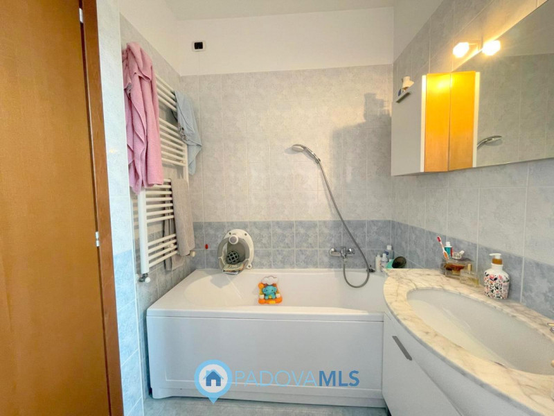 Immobile in esclusiva al Gruppo Padova MLS

Albignasego quartiere Lion: Proponiamo un interessant...