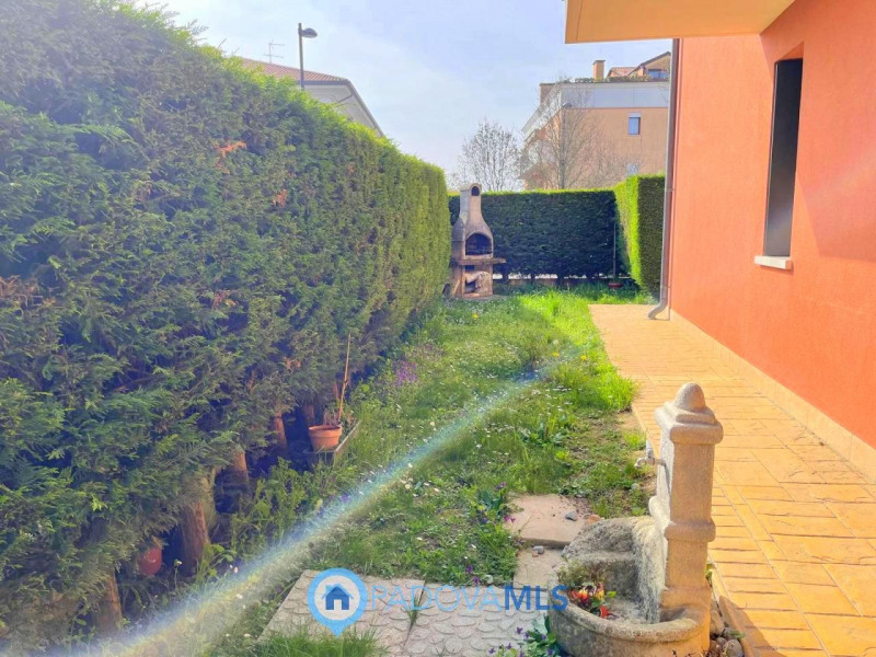 Immobile in esclusiva al Gruppo Padova MLS

Albignasego quartiere Lion: Proponiamo un interessant...