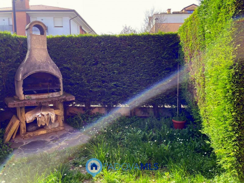 Immobile in esclusiva al Gruppo Padova MLS

Albignasego quartiere Lion: Proponiamo un interessant...