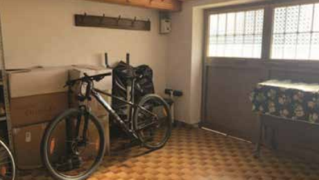 RIF. A.A.0-25

Vendesi all'asta - abitazione unifamiliare su 2 livelli in data 06 maggio 2026

De...