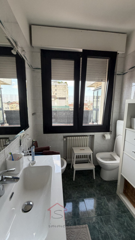 PADOVA - CENTRO STORICO: Sara Immobiliare è lieta di presentare un elegante attico arredato DI CU...