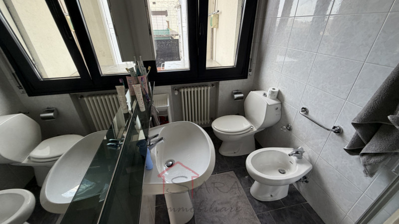PADOVA - CENTRO STORICO: Sara Immobiliare è lieta di presentare un elegante attico arredato DI CU...