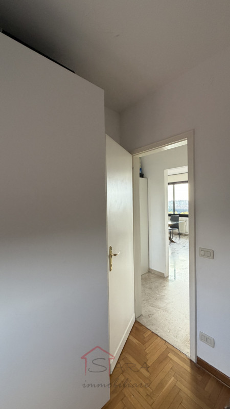 PADOVA - CENTRO STORICO: Sara Immobiliare è lieta di presentare un elegante attico arredato DI CU...