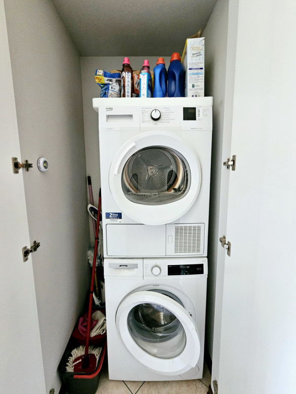 Comodo al centro di Solesino, in un quartiere residenziale tranquillo, proponiamo in vendita mode...