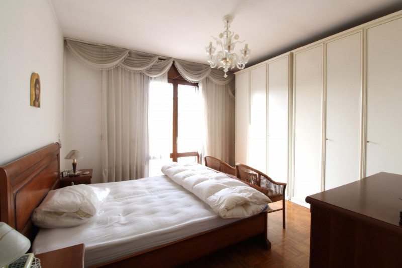 SANT'AGOSTINO: situata nel cuore del quartiere a pochi passi da tutte le principali vie di comuni...