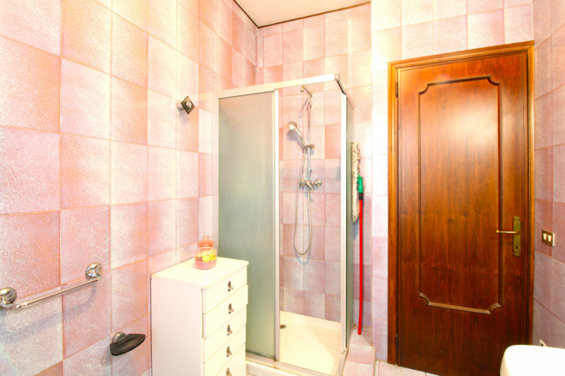 SANT'AGOSTINO: situata nel cuore del quartiere a pochi passi da tutte le principali vie di comuni...