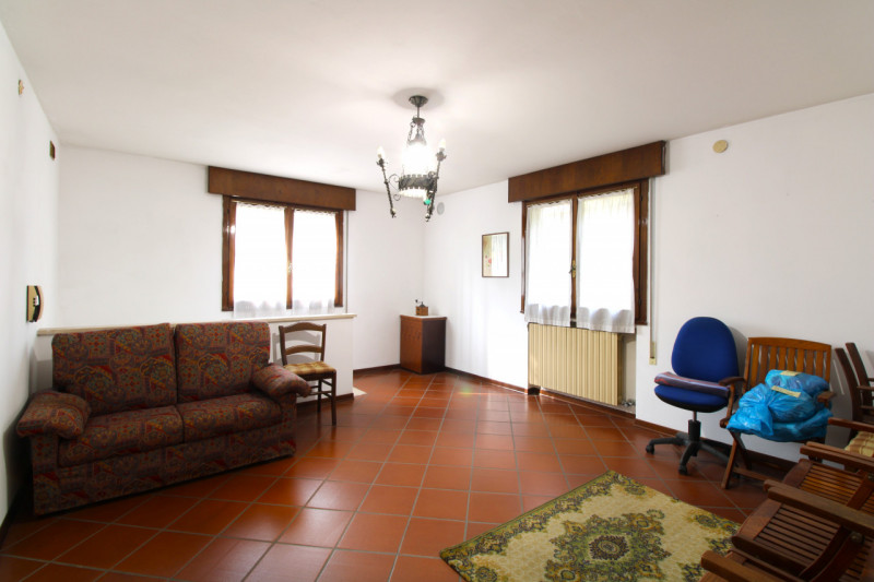 SANT'AGOSTINO: situata nel cuore del quartiere a pochi passi da tutte le principali vie di comuni...