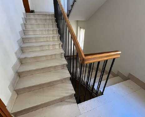 RIF. A.A.7059-22

Vendesi all'asta - appartamento al 1° piano con ripostiglio in data 12 maggio 2...