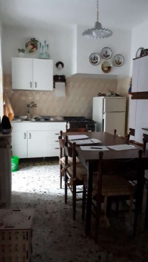 RIF. A.A.7059-22

Vendesi all'asta - appartamento al 1° piano con ripostiglio in data 12 maggio 2...