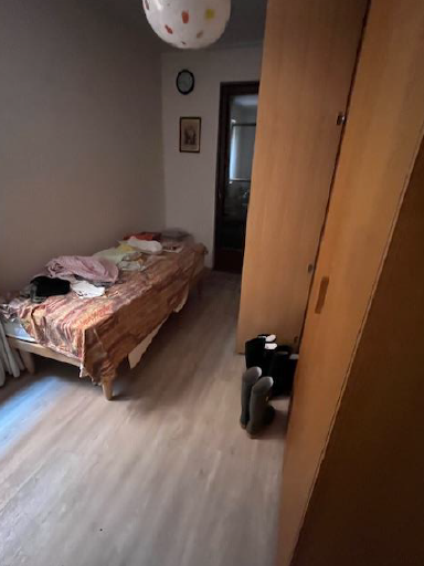 RIF. A.A.7059-22

Vendesi all'asta - appartamento al 1° piano con ripostiglio in data 12 maggio 2...