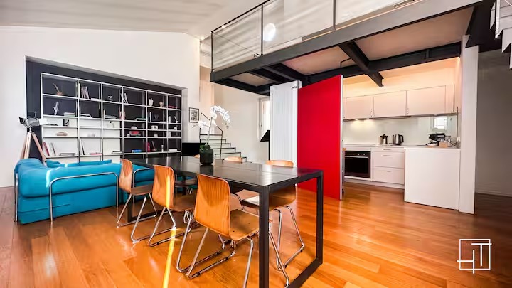 Scopri un'opportunità unica nel cuore pulsante di Padova! Questo magnifico loft openspace, situat...