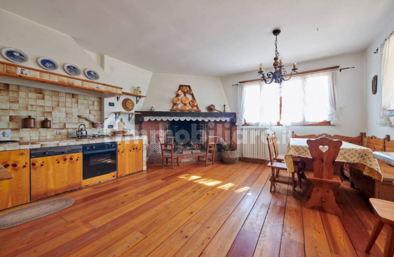 TEOLO - Scopri questa splendida villa veneta situata sulla sommità di una dolce collinetta, che o...