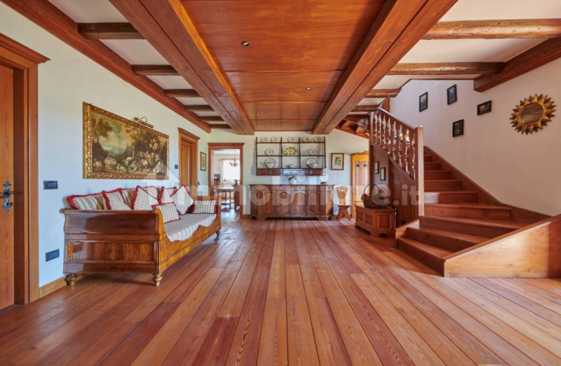 TEOLO - Scopri questa splendida villa veneta situata sulla sommità di una dolce collinetta, che o...