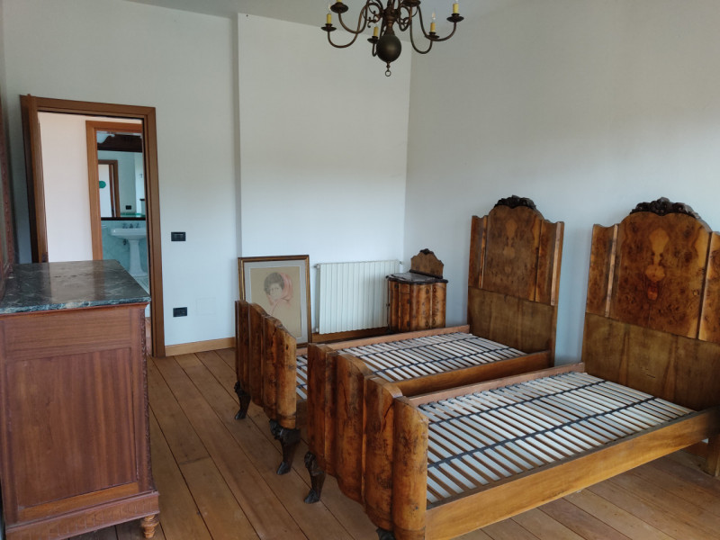 TEOLO - Scopri questa splendida villa veneta situata sulla sommità di una dolce collinetta, che o...