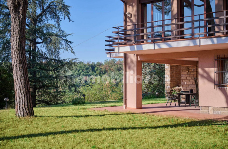 TEOLO - Scopri questa splendida villa veneta situata sulla sommità di una dolce collinetta, che o...