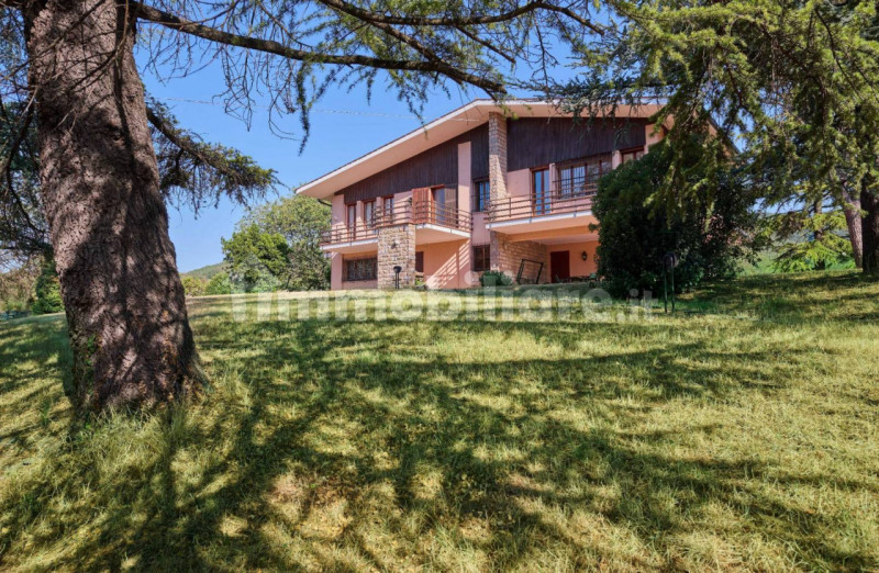 TEOLO - Scopri questa splendida villa veneta situata sulla sommità di una dolce collinetta, che o...