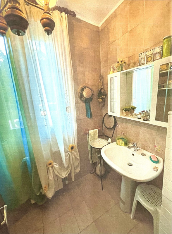 PADOVA ZONA SALBORO, VIA PIETRO BEMBO Casa singola terra tetto ristrutturata negli anni '80.
Due ...