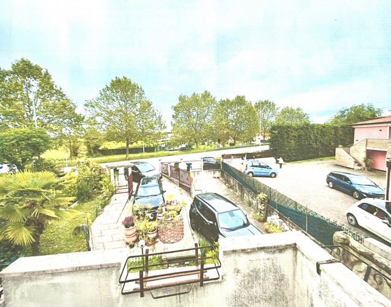 PADOVA ZONA SALBORO, VIA PIETRO BEMBO Casa singola terra tetto ristrutturata negli anni '80.
Due ...