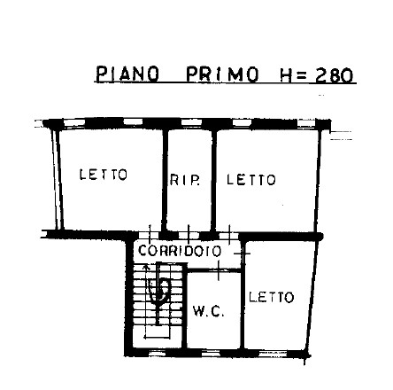 A Villa Estense, proponiamo in vendita una spaziosa porzione centrale di casa a schiera, comoda a...