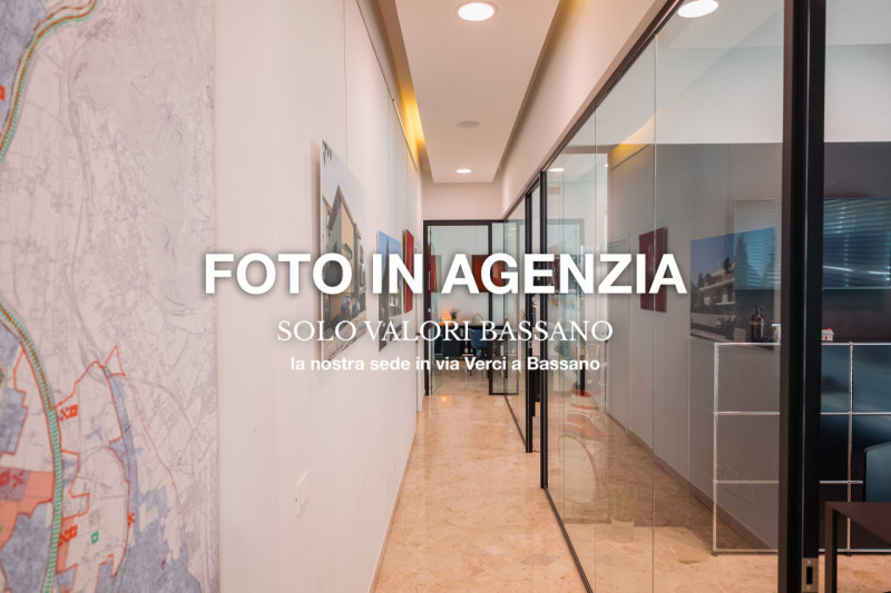 Rif. BAA307 (per info +39 3923361100 Beatrice)

Proponiamo in affitto un luminoso appartamento si...