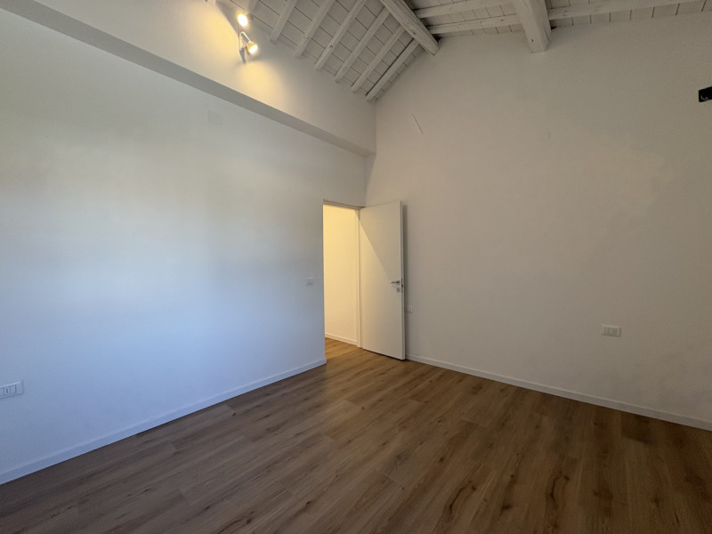 Nel cuore della frazione di Zovon di Vò, proponiamo in vendita una splendida casa singola complet...