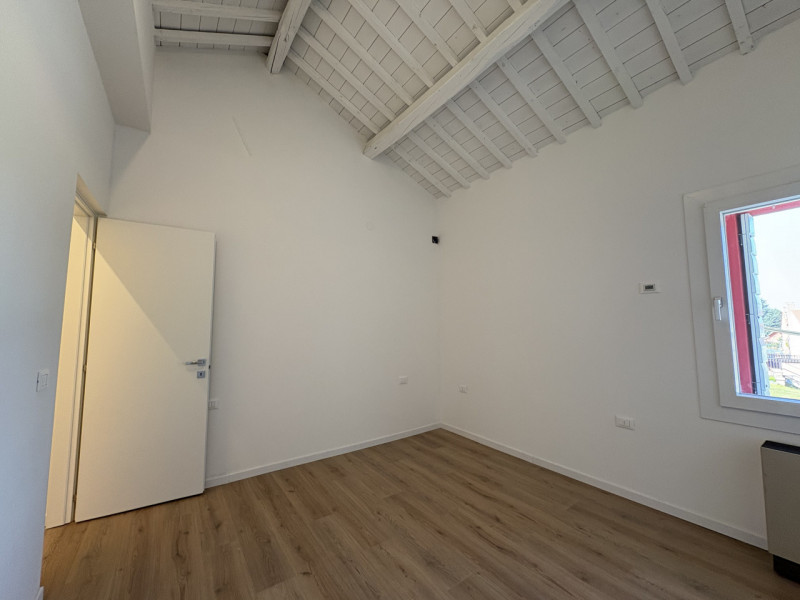 Nel cuore della frazione di Zovon di Vò, proponiamo in vendita una splendida casa singola complet...