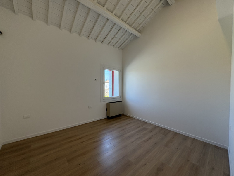 Nel cuore della frazione di Zovon di Vò, proponiamo in vendita una splendida casa singola complet...