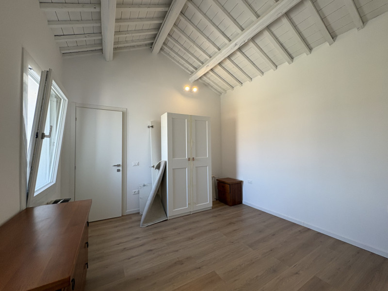 Nel cuore della frazione di Zovon di Vò, proponiamo in vendita una splendida casa singola complet...