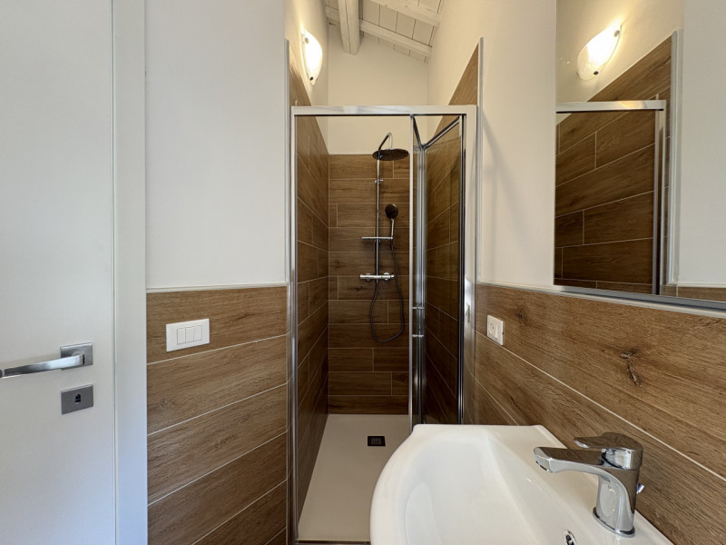 Nel cuore della frazione di Zovon di Vò, proponiamo in vendita una splendida casa singola complet...